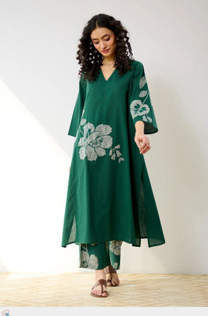 Emerald Green Hand-Block Printed Cotton Kurta Palazzo Set | White Floral Motif Embroidered V-Neck Co-ord Set for Women – Breathable Ethnic Wea