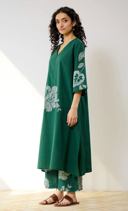 Emerald Green Hand-Block Printed Cotton Kurta Palazzo Set | White Floral Motif Embroidered V-Neck Co-ord Set for Women – Breathable Ethnic Wea