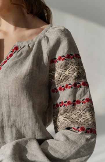 Hand-Embroidered Beige Folk Cotton Tunic Top – Red Floral Puff Sleeve Boho Top