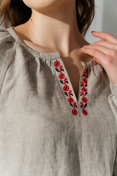 Hand-Embroidered Beige Folk Cotton Tunic Top – Red Floral Puff Sleeve Boho Top