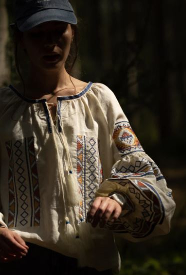 Hand-Embroidered Cream Folk Cotton Tops Blouse – Geometric Puff Sleeve Boho Top with Tassels